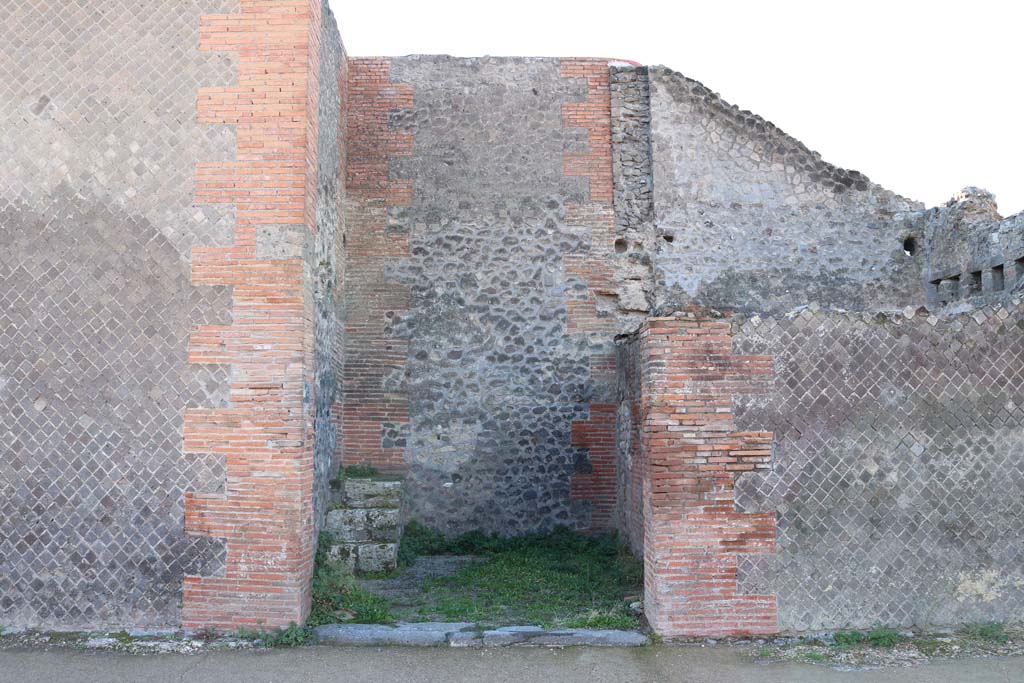 VIII 2 15 Pompeii December 2018 Entrance Doorway Looking West Photo